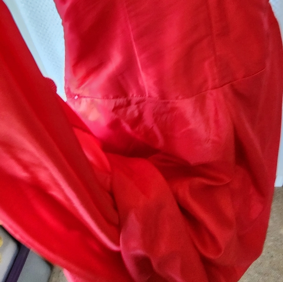 PENDING SALE MISS ANNE Size small 8 brilliant red satiny formal midi dress - Picture 9 of 9